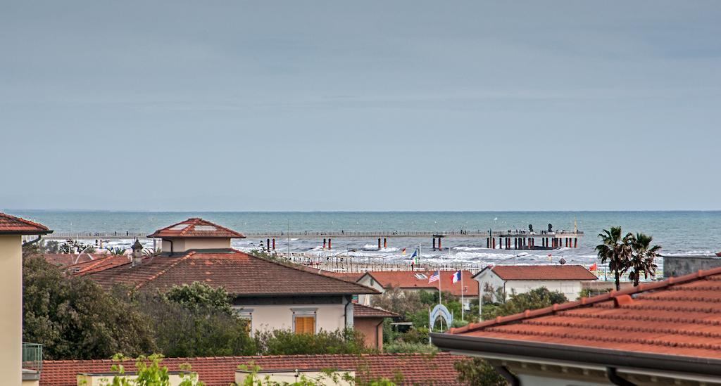 Hotel Villa Flores Marina di Pietrasanta Bagian luar foto